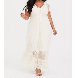 torrid Dresses - NWT torrid size 2 lace button front maxi dress torrid Dresses - NWT torrid size 2 lace button front maxi dress